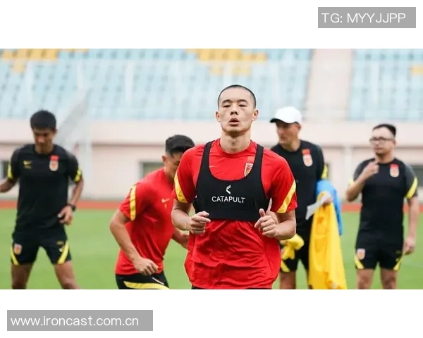 武汉三镇应全力以赴续约邓涵文以增强球队竞争力