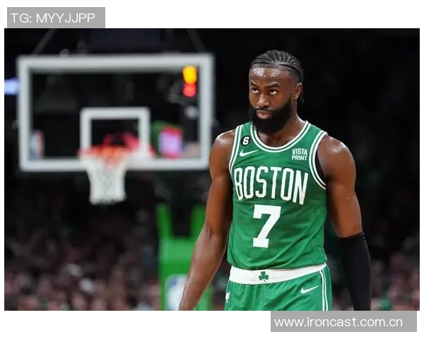 杰伦布朗强调年轻锋线心态稳定继续为他们提供支持与成长机会